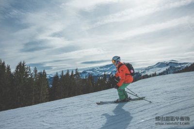 來看啦喂！教你如何選購滑雪服